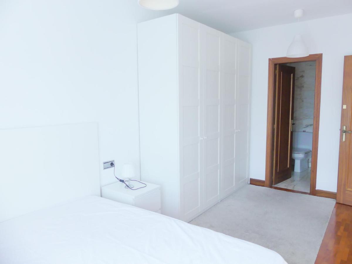 Apartamento Luminoso, Funcional Y Amplio En Zona Hospitalaria パンプローナ エクステリア 写真