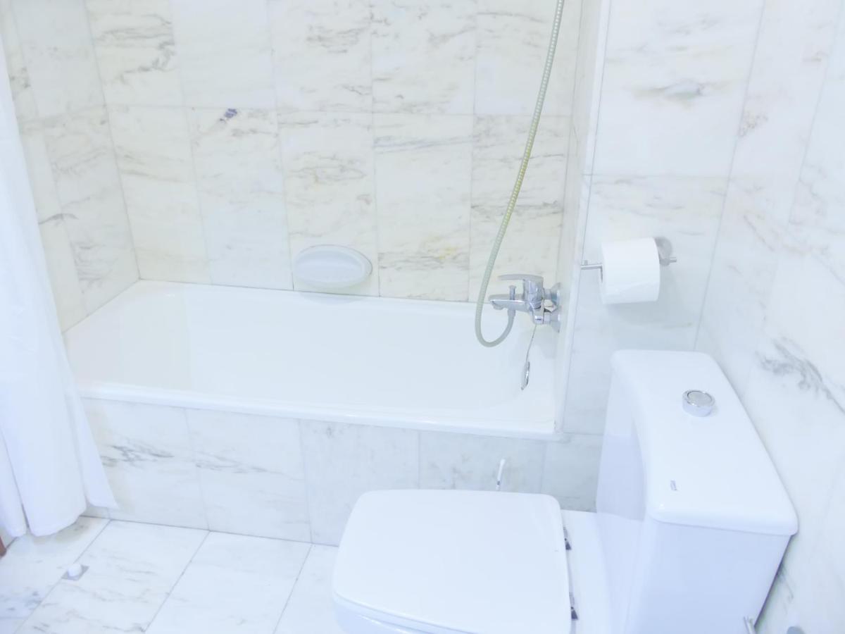 Apartamento Luminoso, Funcional Y Amplio En Zona Hospitalaria パンプローナ エクステリア 写真